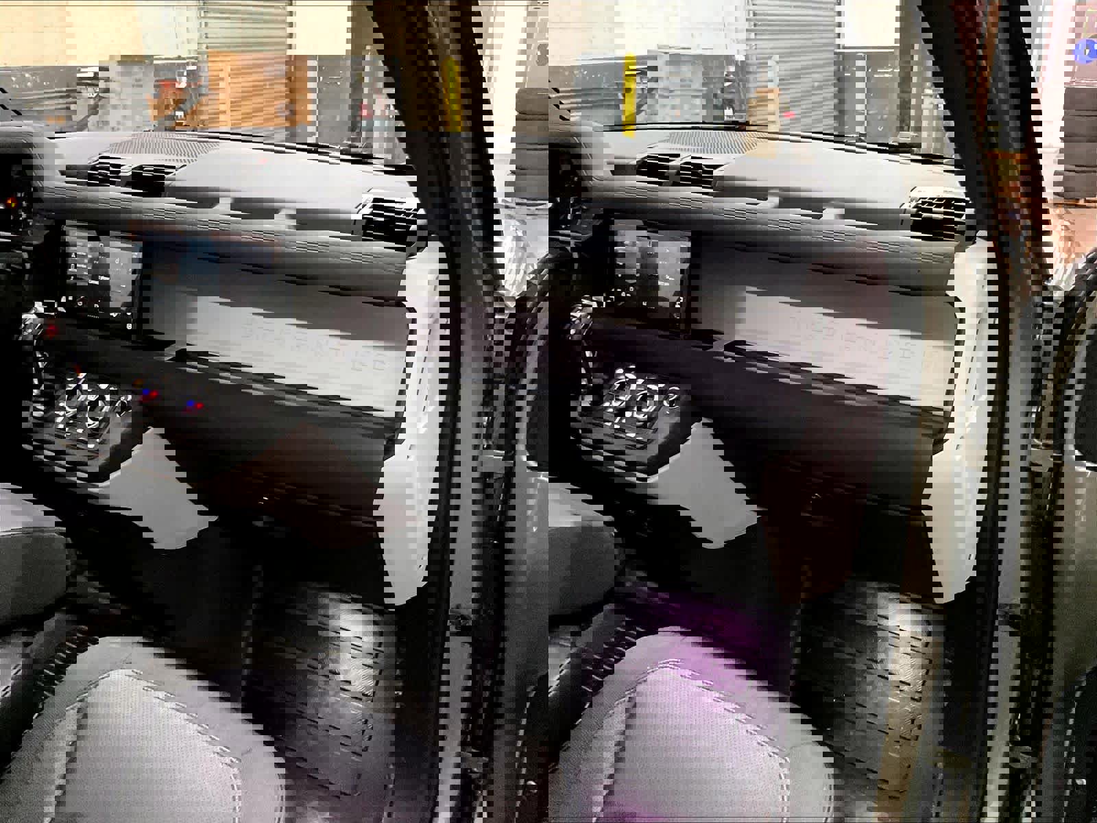 Used 2021 Land Rover Defender 90 First Edition image 18