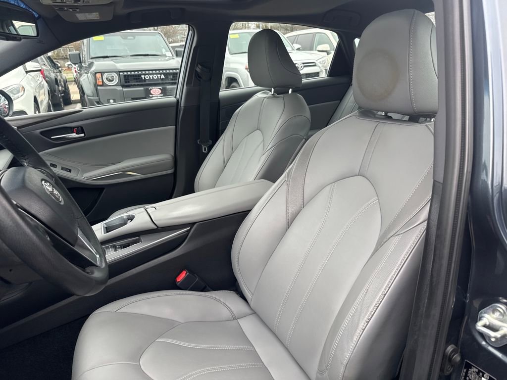 Used 2021 Toyota Avalon XLE w/ Moonroof Package image 14