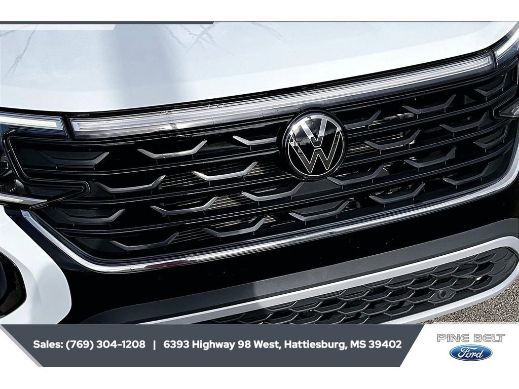 Used 2024 Volkswagen Atlas Cross Sport SE image 22