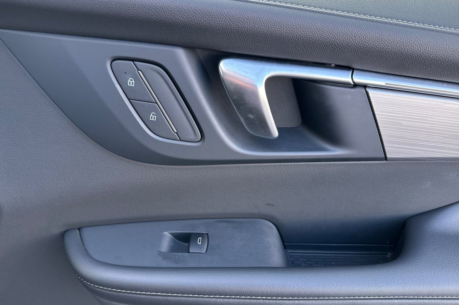 Used 2025 Buick Enclave Preferred image 19