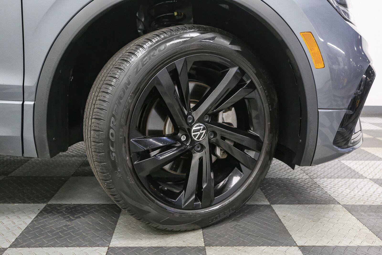 Certified 2024 Volkswagen Tiguan SE R-Line FWD image 19