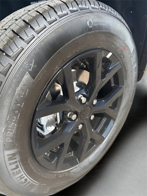 New 2025 Jeep Grand Cherokee Altitude image 31