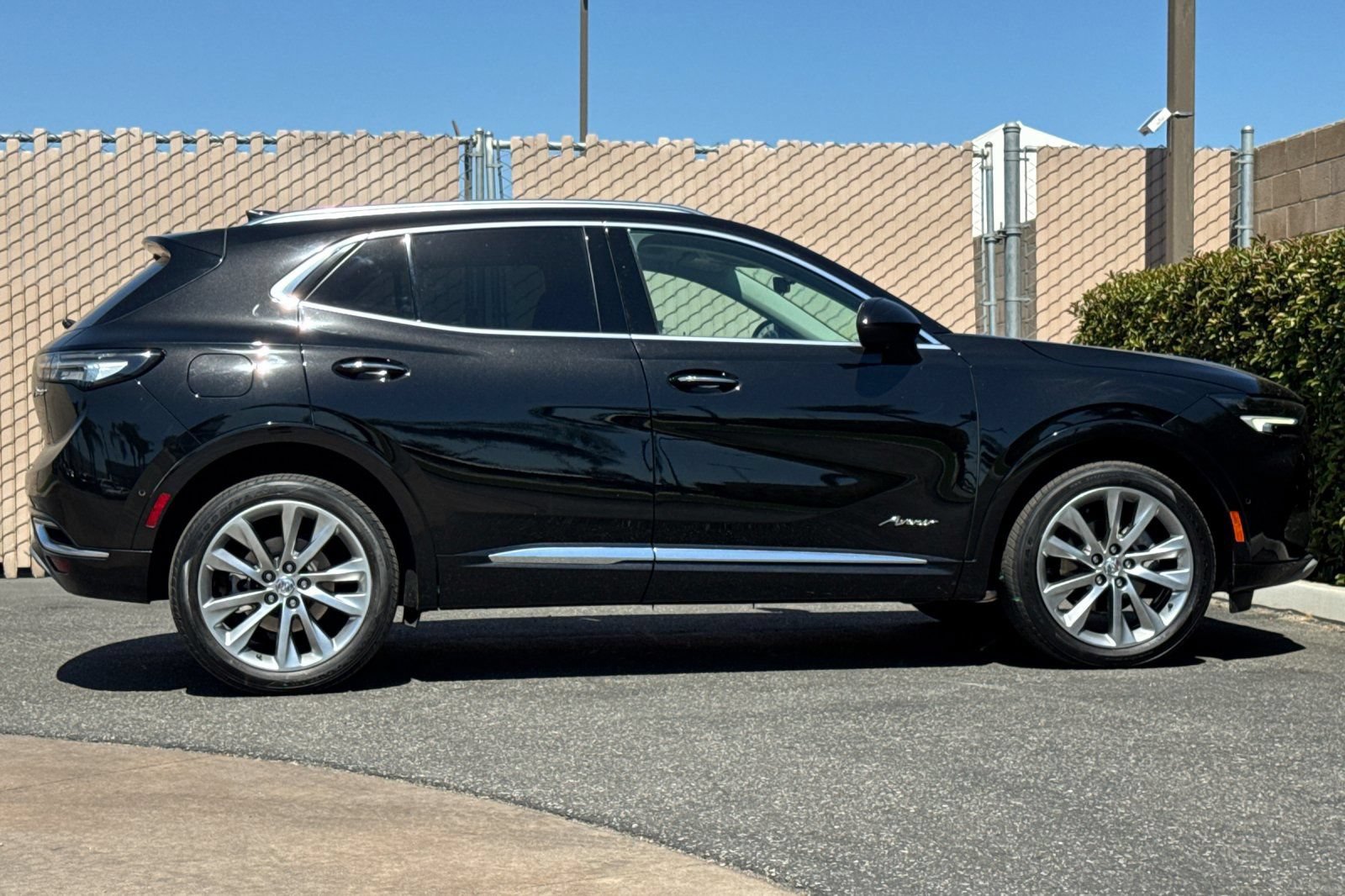 Certified 2023 Buick Envision Avenir AWD/4WD image 3