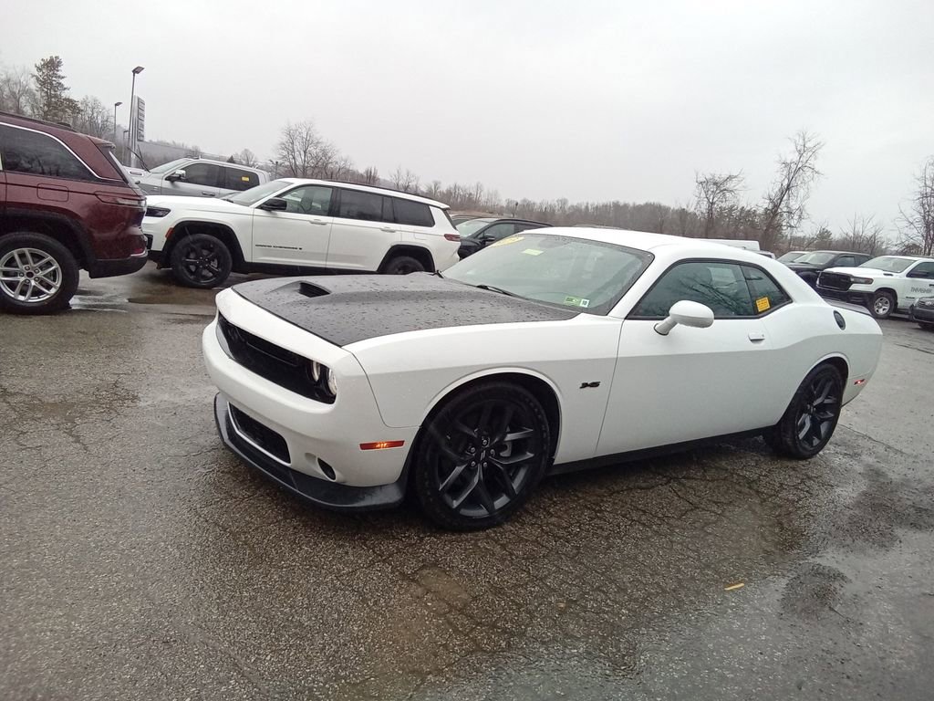 Used 2023 Dodge Challenger R/T w/ Blacktop Package image 9