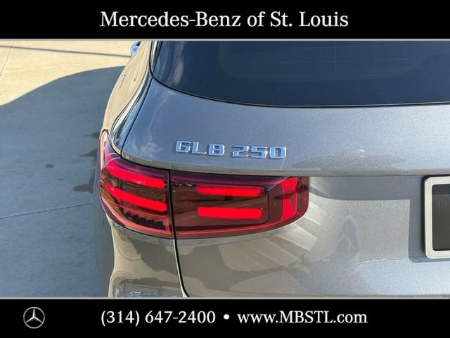 New 2026 Mercedes-Benz GLB 250 4MATIC image 4