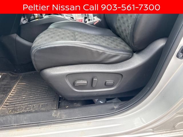 Certified 2022 Nissan Rogue Sport SV w/ Technology Package AWD/4WD image 11