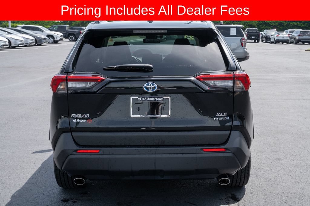 Used 2023 Toyota RAV4 XLE Premium AWD/4WD image 4