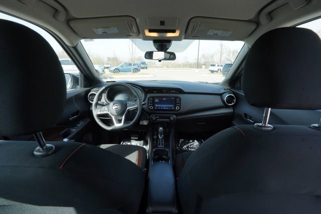 Used 2024 Nissan Kicks SR image 24