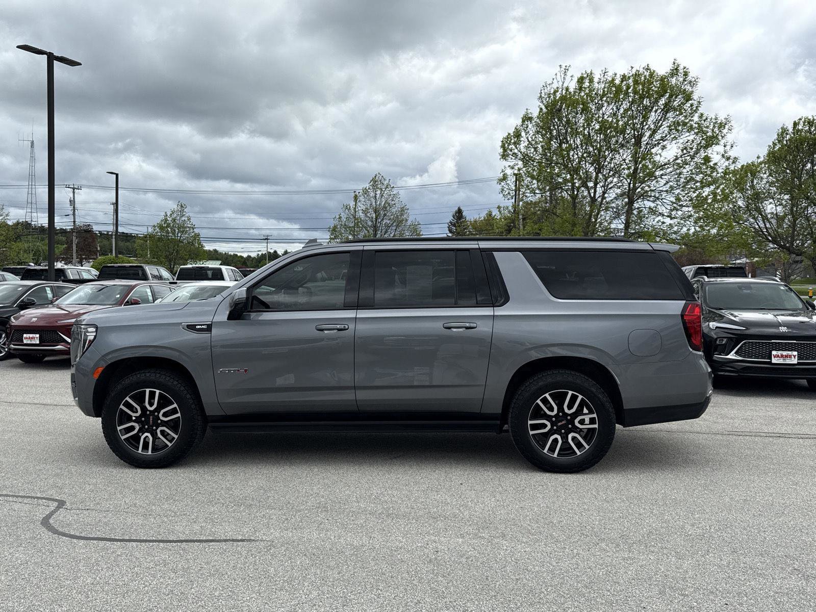 Used 2021 GMC Yukon XL AT4 w/ AT4 Premium Plus Package image 11