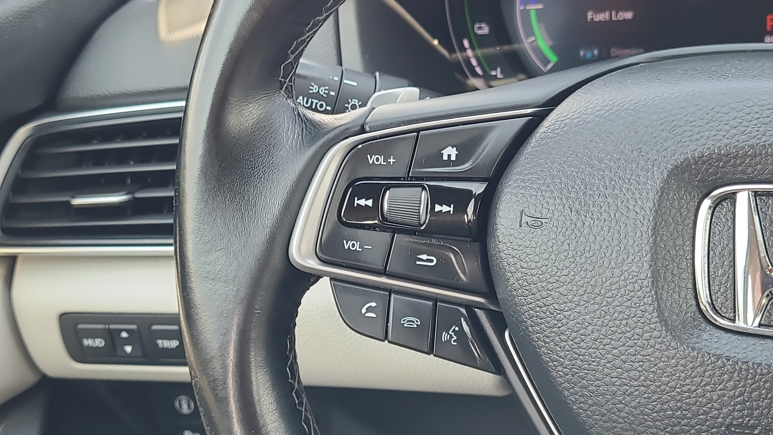 Used 2019 Honda Accord Touring image 14