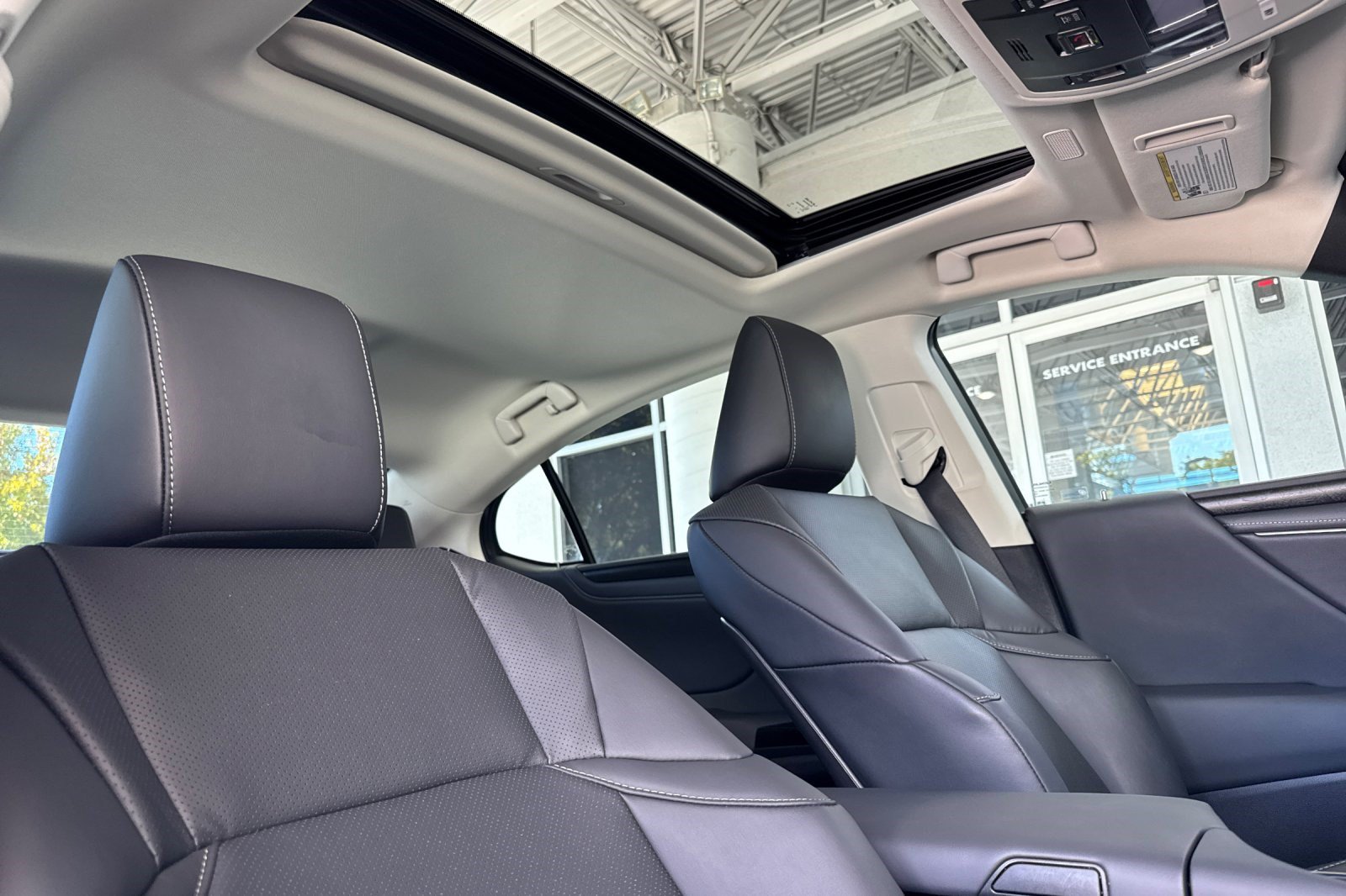 Certified 2025 Lexus ES 300h w/ Premium Package FWD image 20