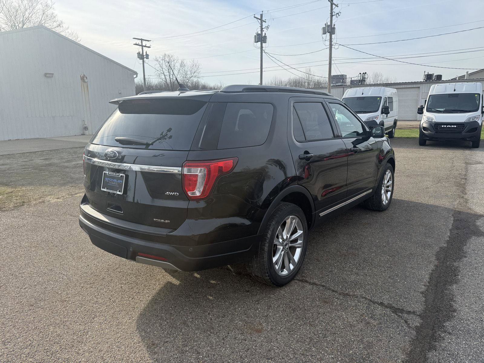 Used 2019 Ford Explorer XLT w/ Equipment Group 202A image 5