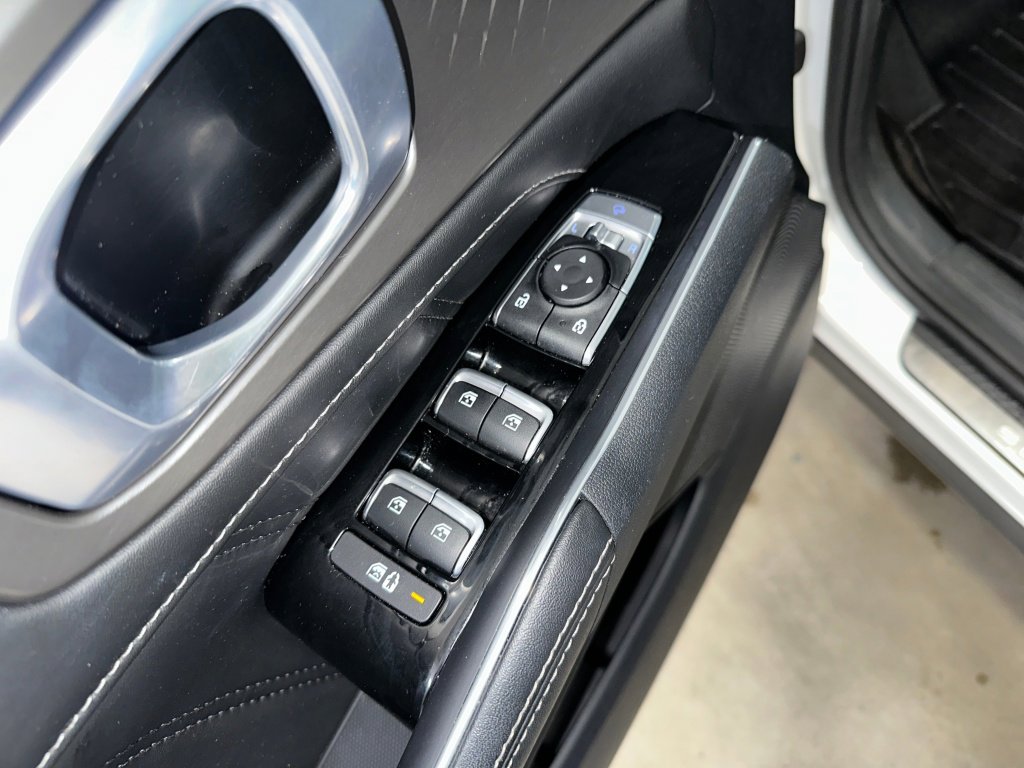 Used 2023 Kia Sorento SX image 6