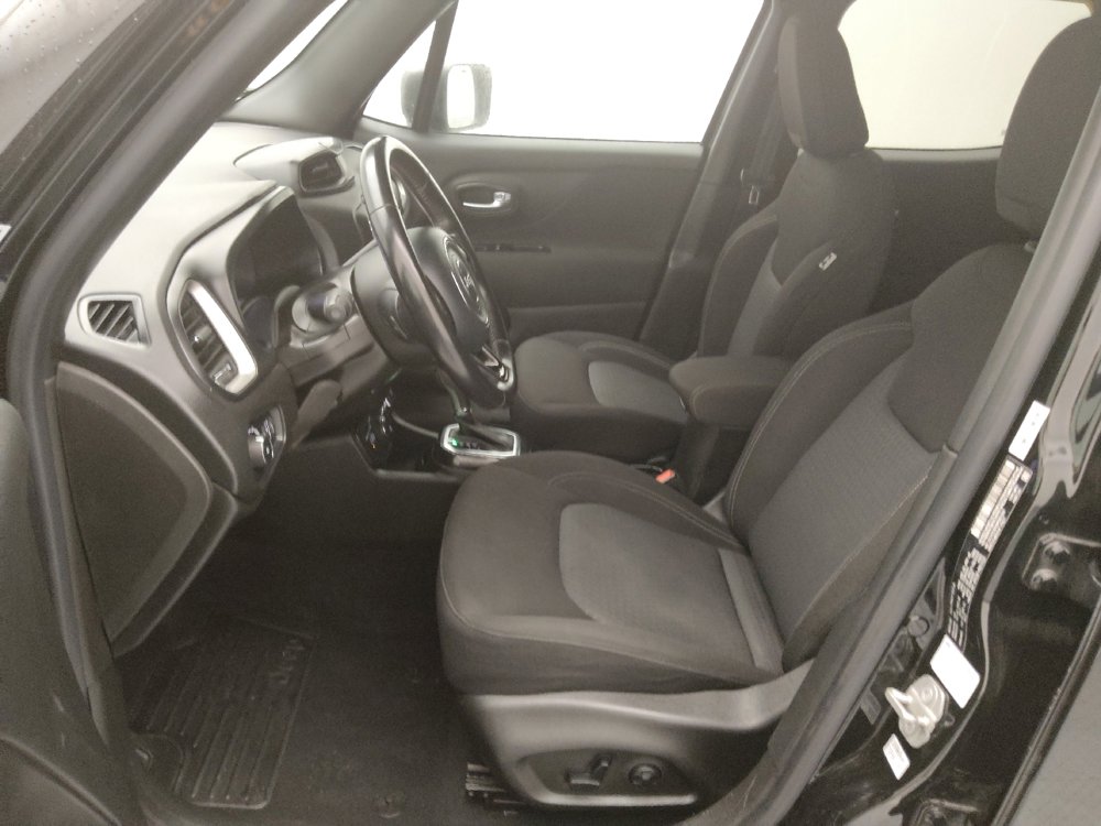 Used 2021 Jeep Renegade Latitude image 17
