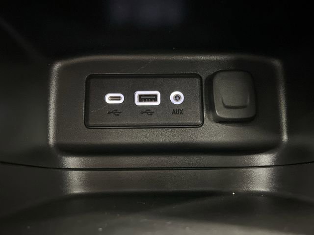 Used 2023 Chevrolet Equinox LT image 23