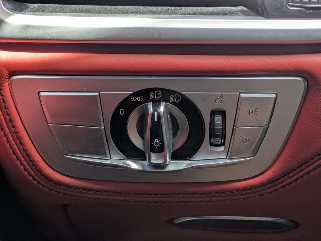 Used 2022 BMW 740i w/ M Sport Package RWD image 24