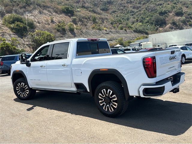 New 2025 GMC Sierra 2500 Denali Ultimate image 3