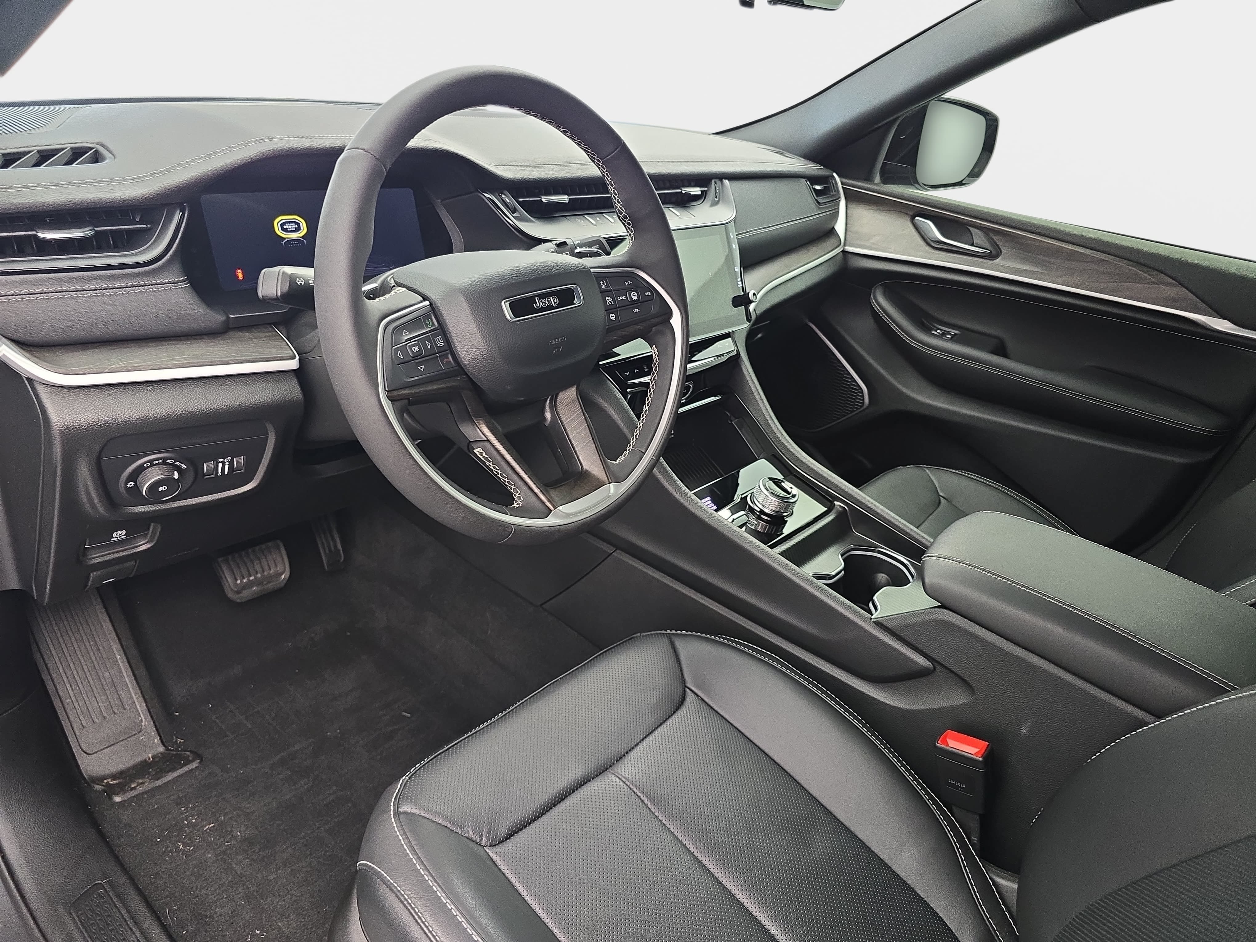 Used 2026 Jeep Grand Cherokee Limited AWD/4WD image 16