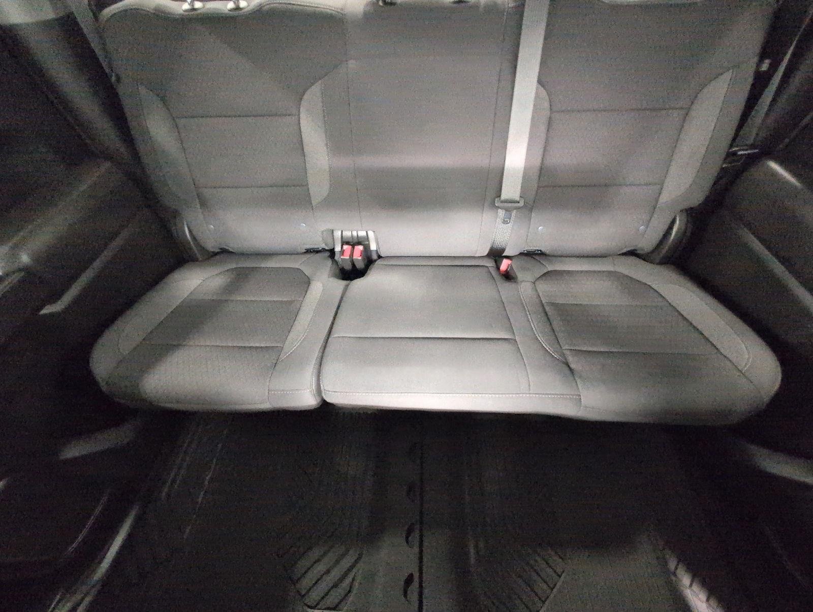 Used 2022 Chevrolet Silverado 1500 LT AWD/4WD image 23