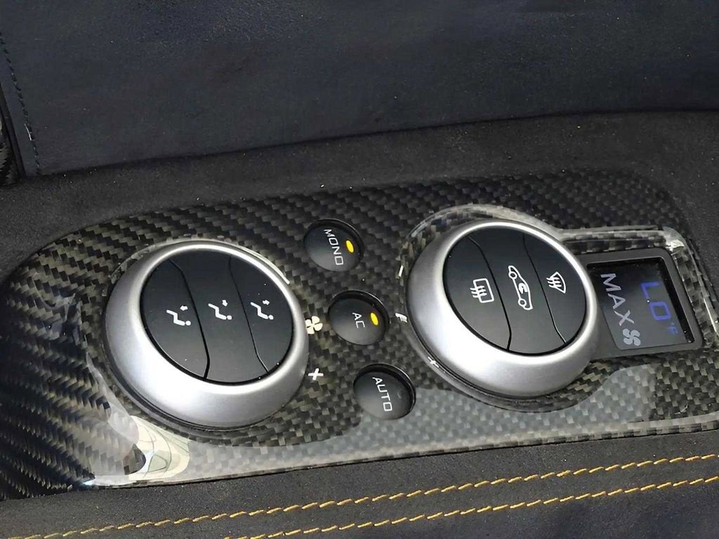 Used 2015 McLaren 650S Spider image 20