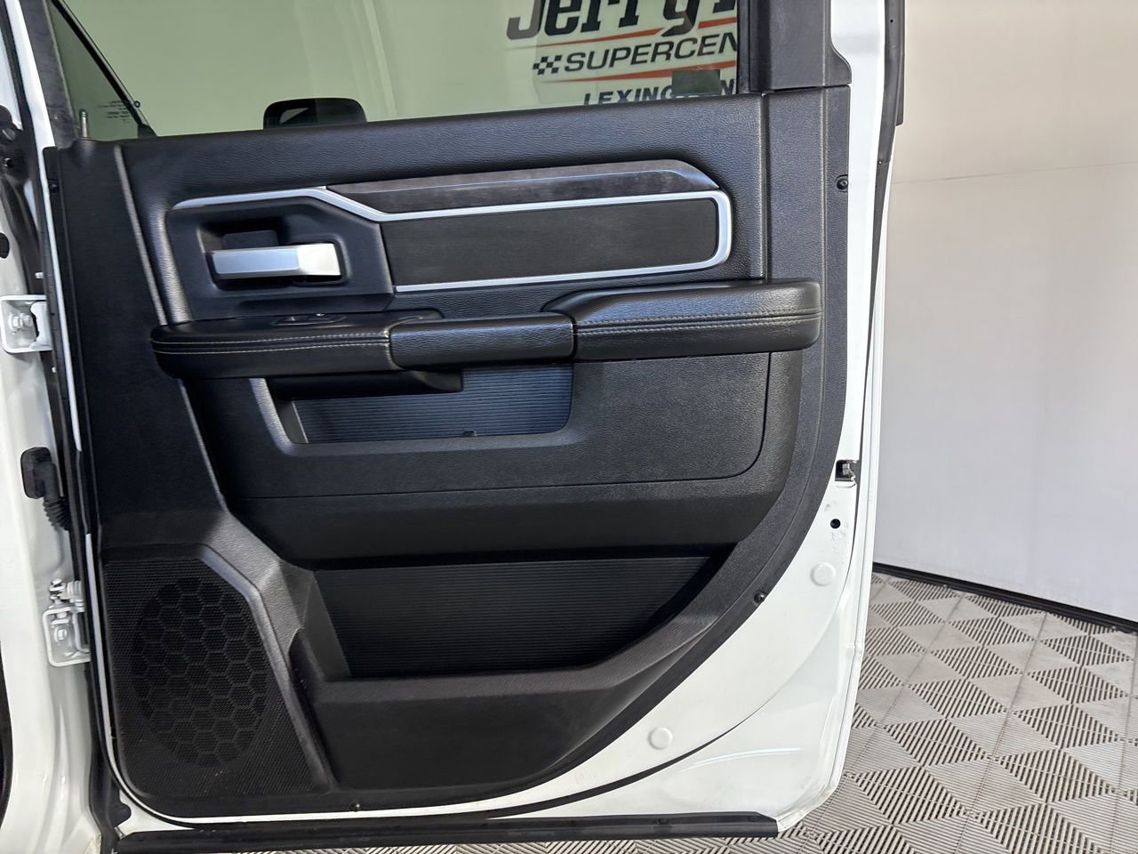 Used 2024 RAM 3500 Big Horn image 25