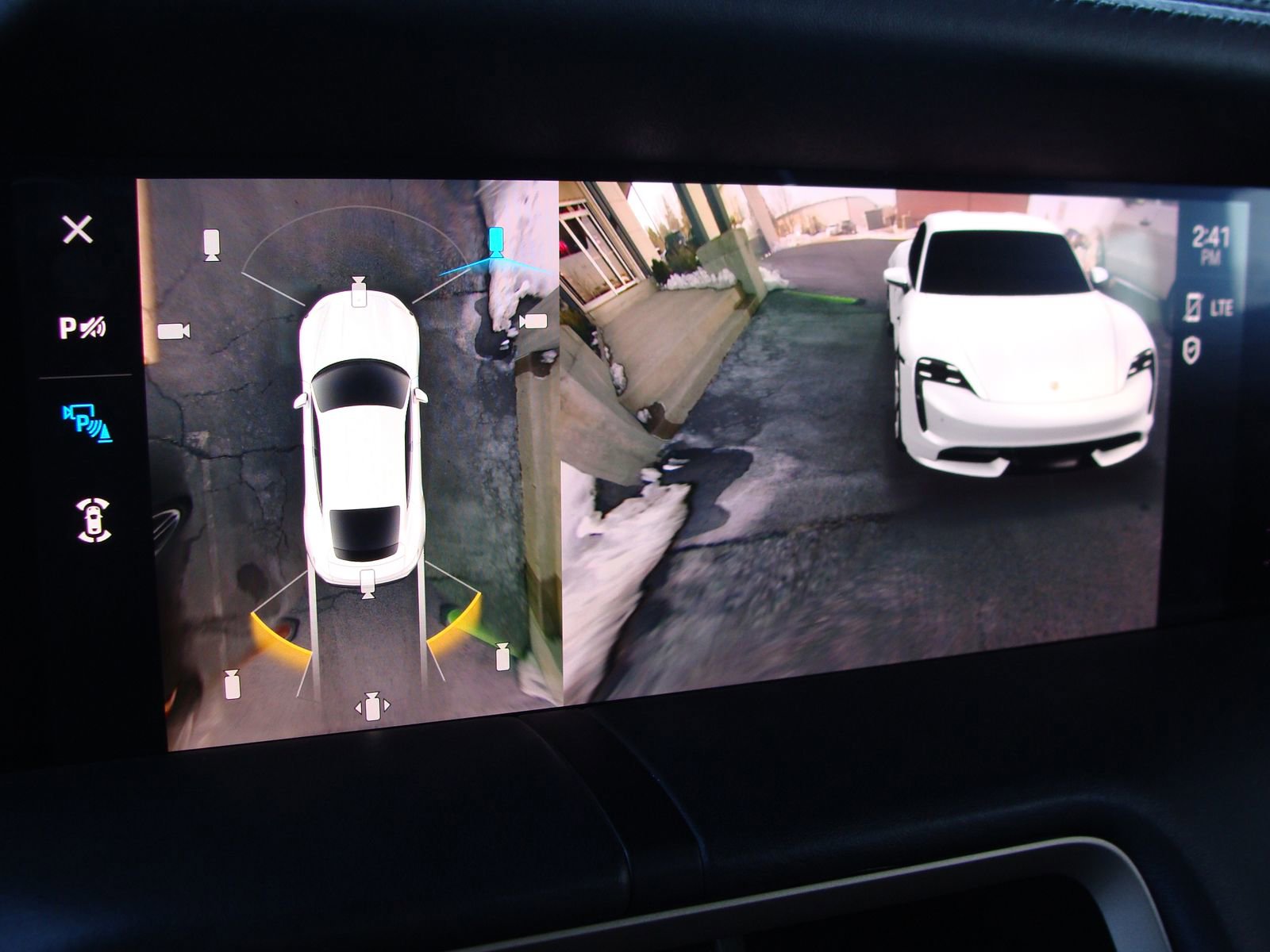 Used 2020 Porsche Taycan 4S image 24