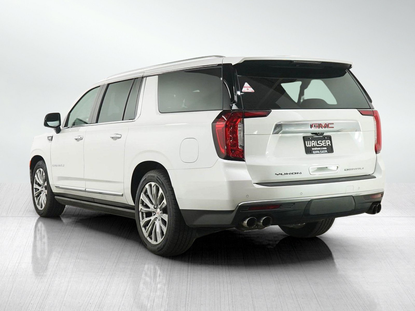 Used 2021 GMC Yukon XL Denali w/ Denali Ultimate Package AWD/4WD image 3