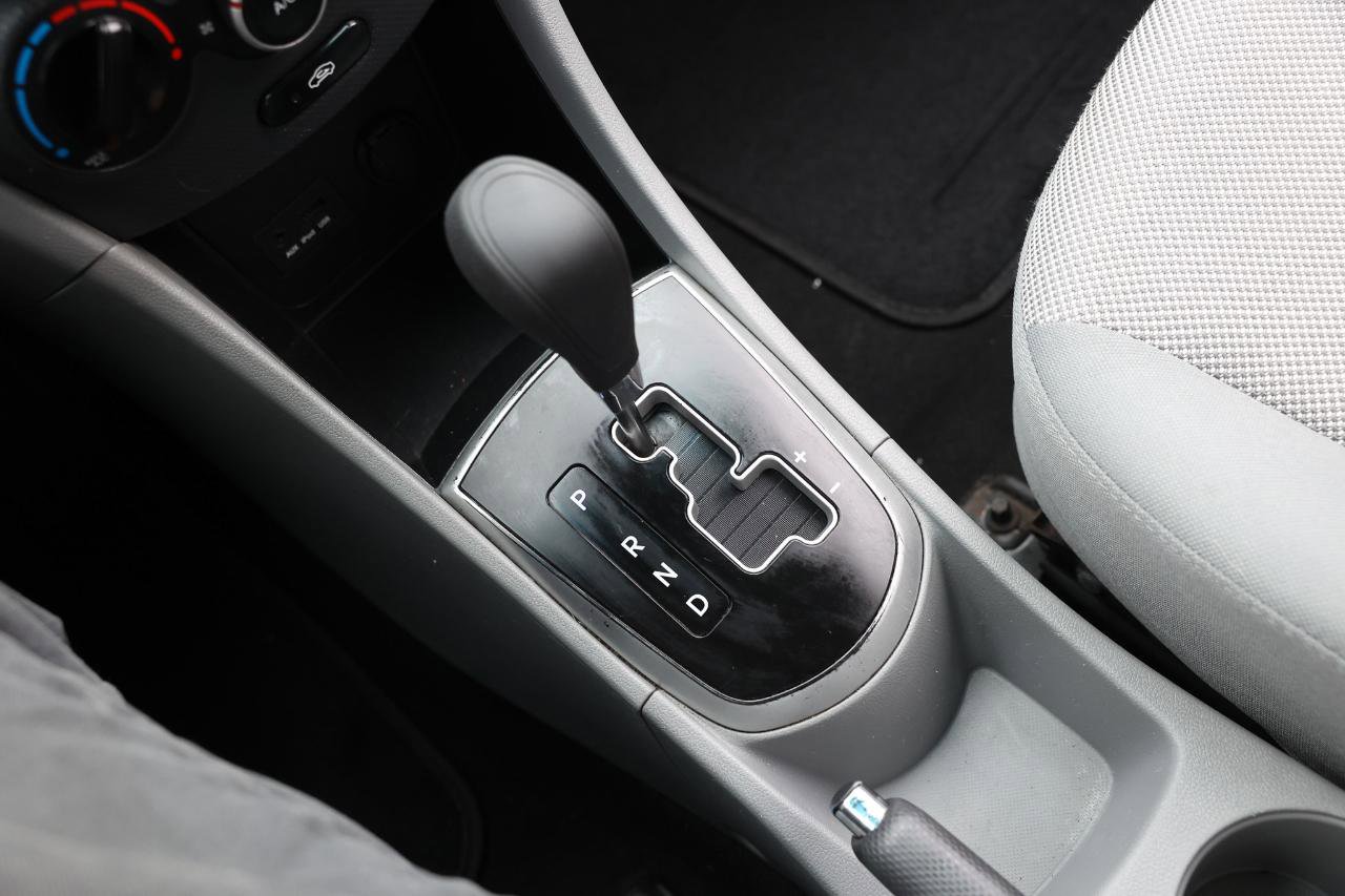 Used 2013 Hyundai Accent GLS image 32