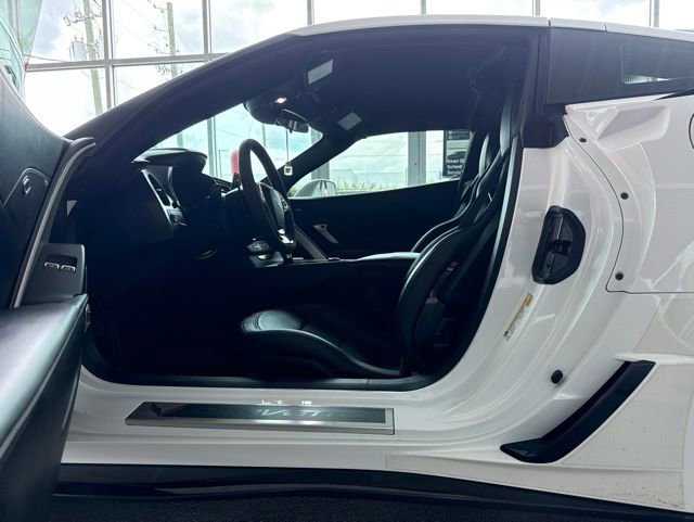 Used 2016 Chevrolet Corvette Z06 w/ Z07 Performance Package RWD image 7