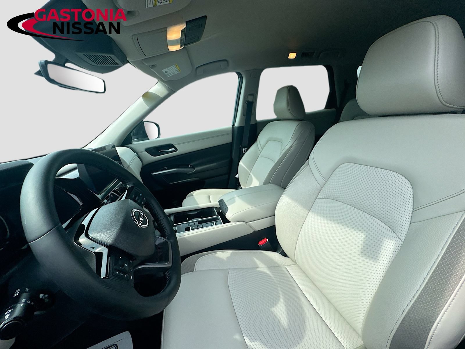 Used 2026 Nissan Pathfinder SL FWD image 27