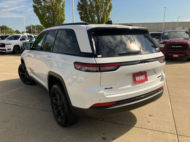 Certified 2024 Jeep Grand Cherokee Limited w/ Black Appearance Package AWD/4WD image 8