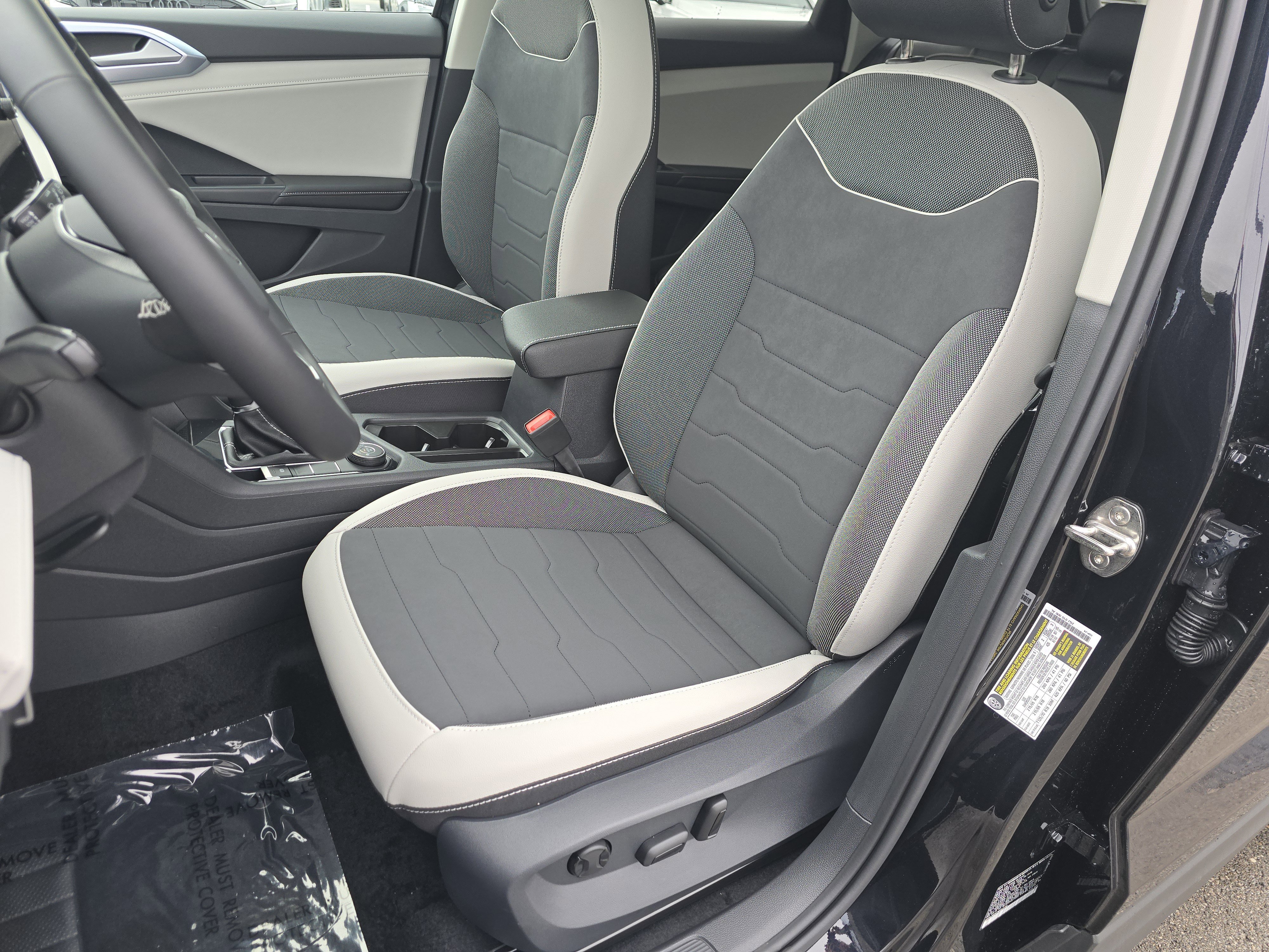 New 2026 Volkswagen Taos SE AWD/4WD image 21