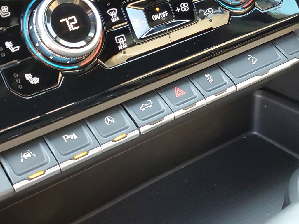 Used 2024 GMC Sierra 1500 AT4 w/ Technology Package image 21