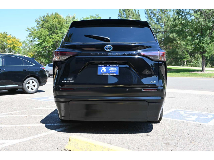New 2025 Toyota Sienna XLE w/ XLE Plus Package AWD/4WD image 7