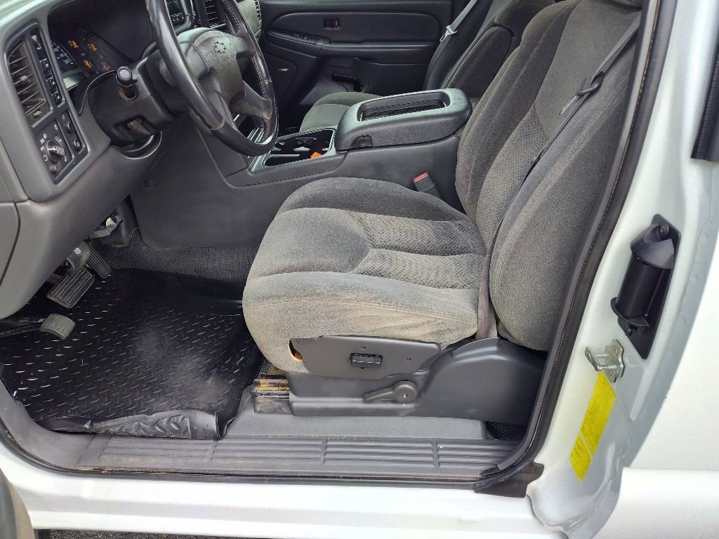 Used 2005 Chevrolet Silverado 3500 LS w/ Heavy-Duty Power Package image 10