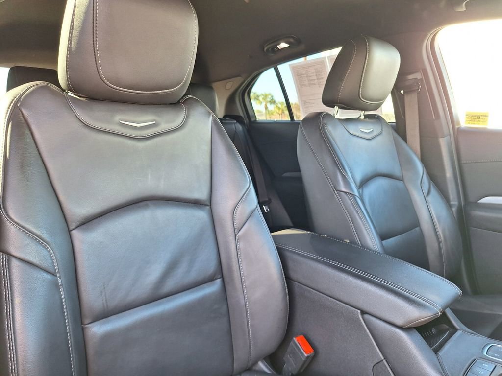 Used 2024 Cadillac XT4 Premium Luxury image 28