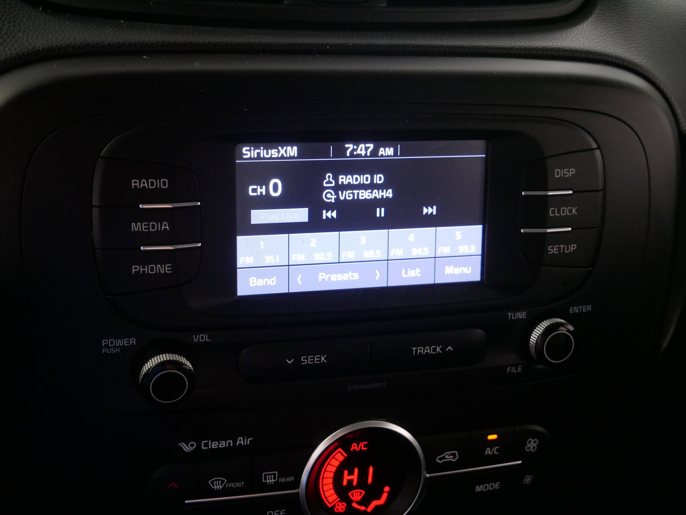 Used 2017 Kia Soul + image 22