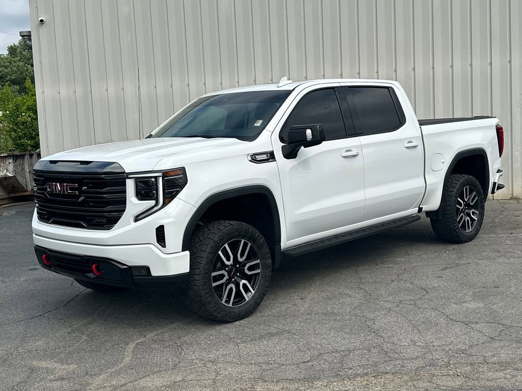 Used 2022 GMC Sierra 1500 AT4 w/ AT4 Preferred Package AWD/4WD image 2