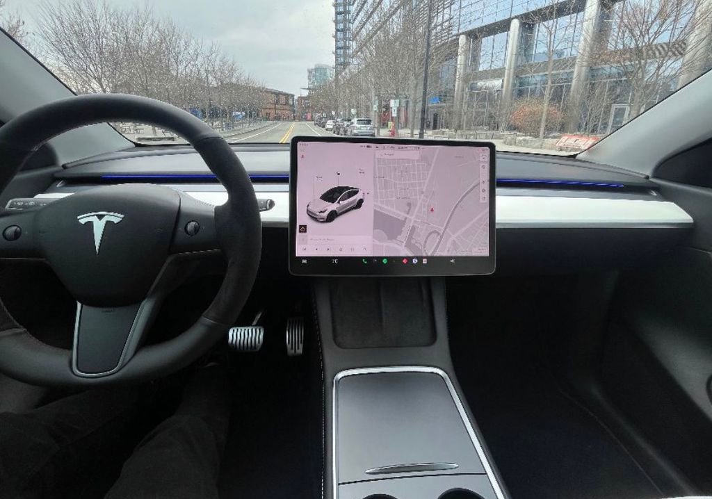Used 2022 Tesla Model Y Long Range image 20