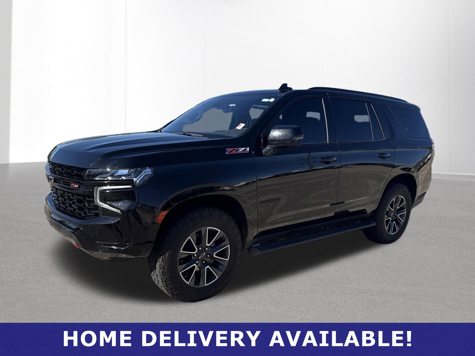 Used 2024 Chevrolet Tahoe Z71 w/ Luxury Package AWD/4WD image 3