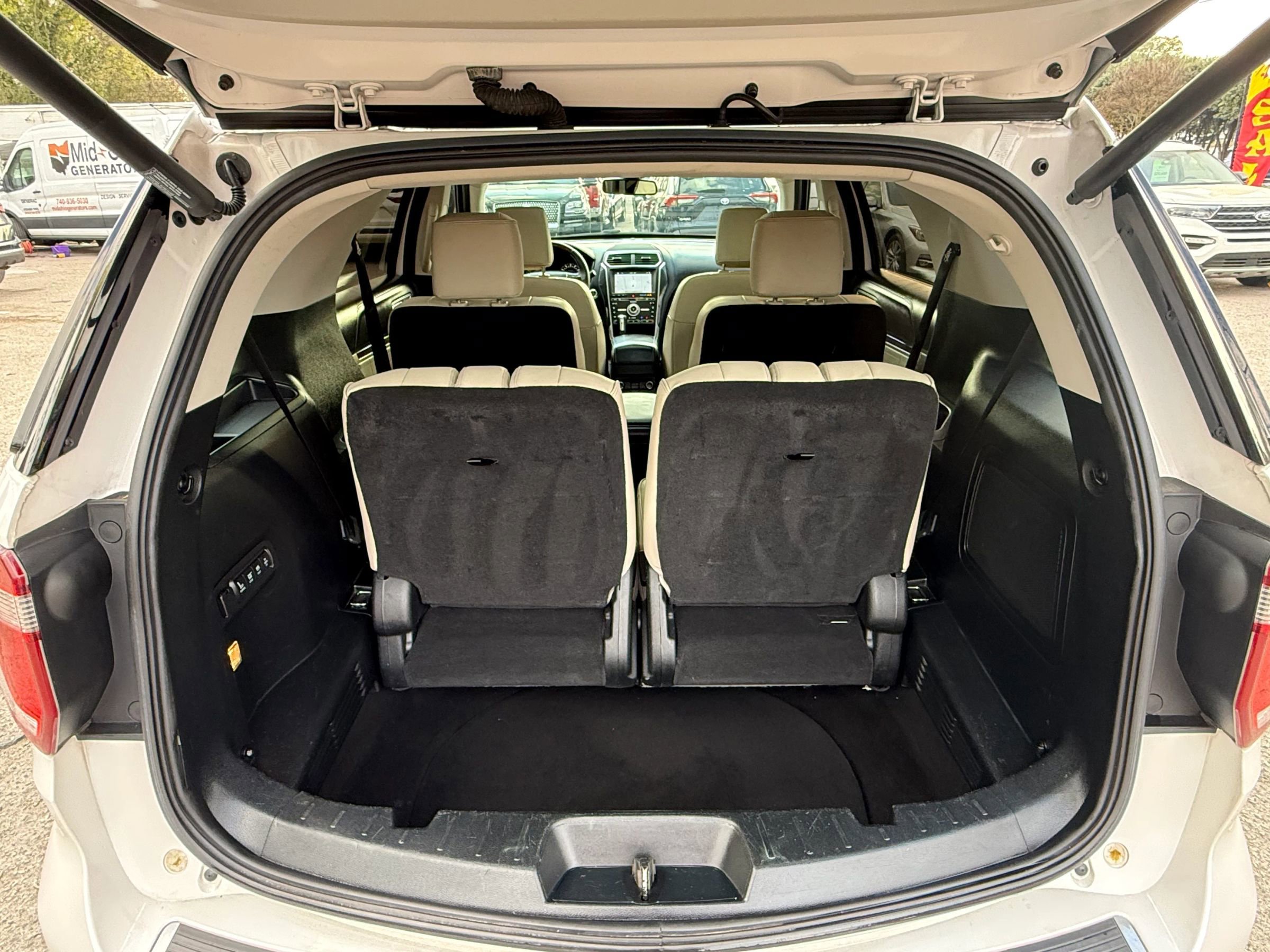 Used 2018 Ford Explorer Platinum image 11