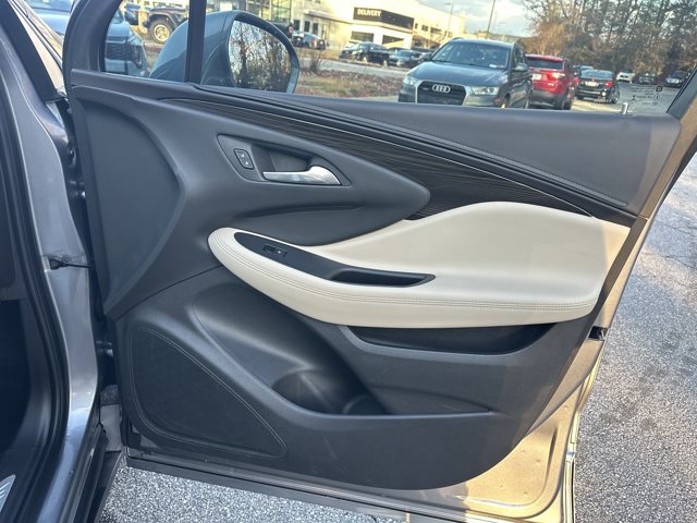 Used 2019 Buick Envision Essence image 17