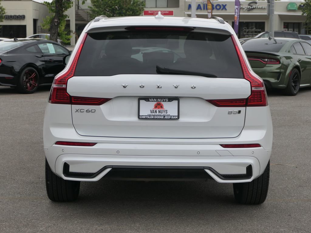 Used 2024 Volvo XC60 B5 Plus image 6