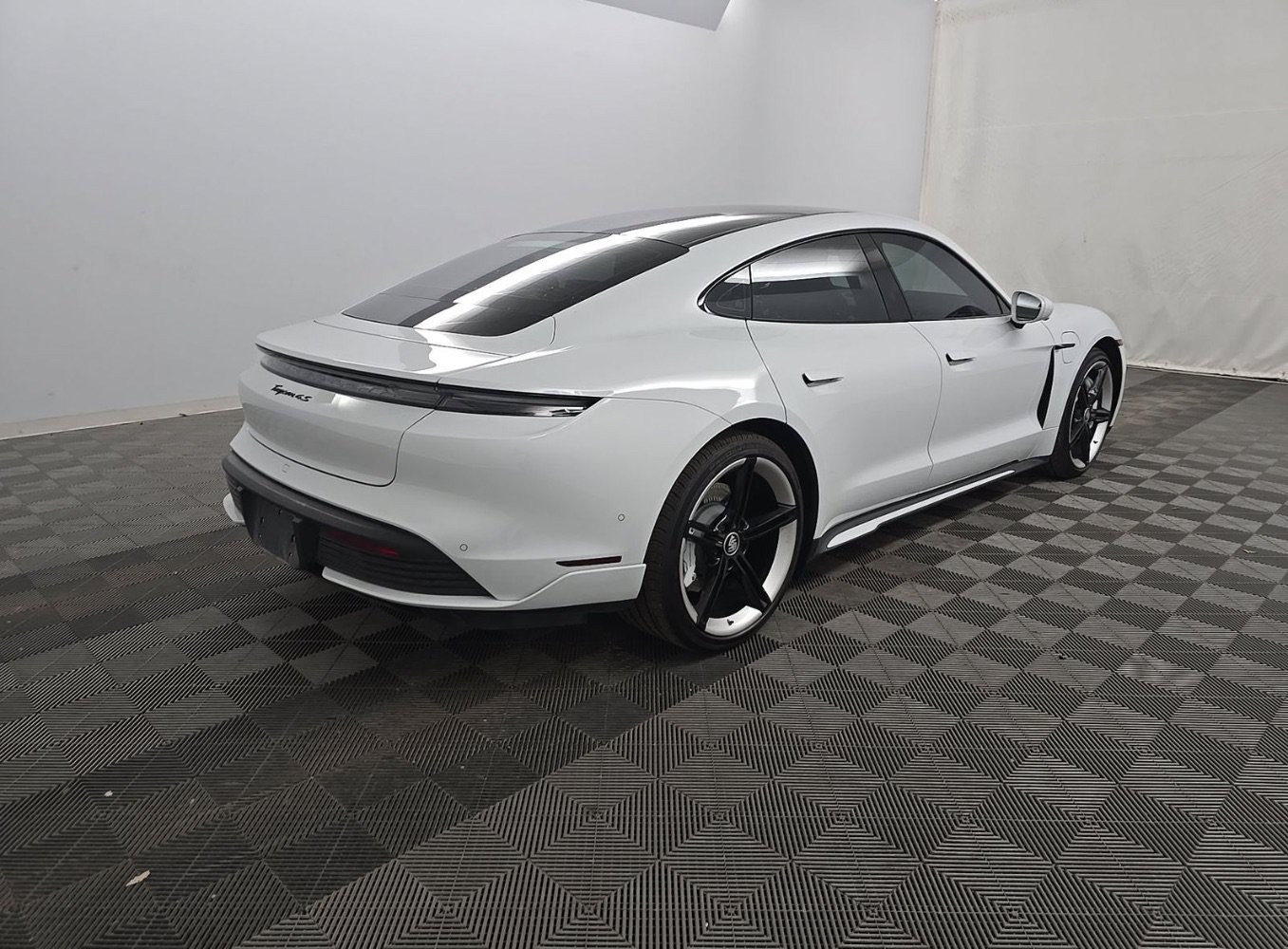 Used 2024 Porsche Taycan 4S w/ Premium Package AWD/4WD image 4