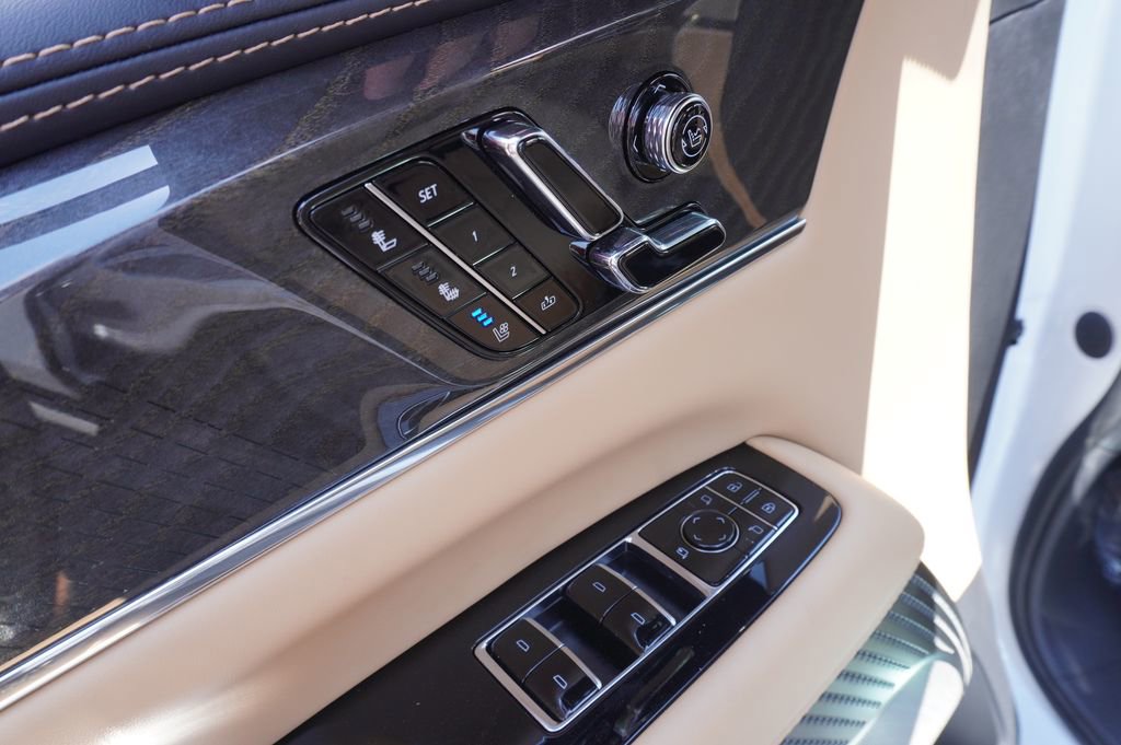 New 2025 Cadillac Escalade IQ Luxury 2 image 15