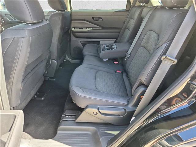 Used 2024 Nissan Pathfinder SV AWD/4WD image 19