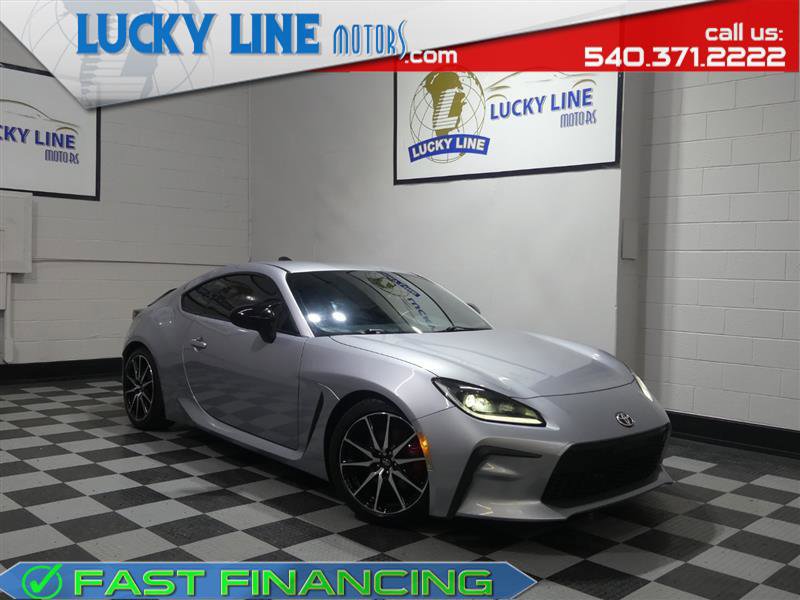 Used 2022 Toyota GR86 video 1