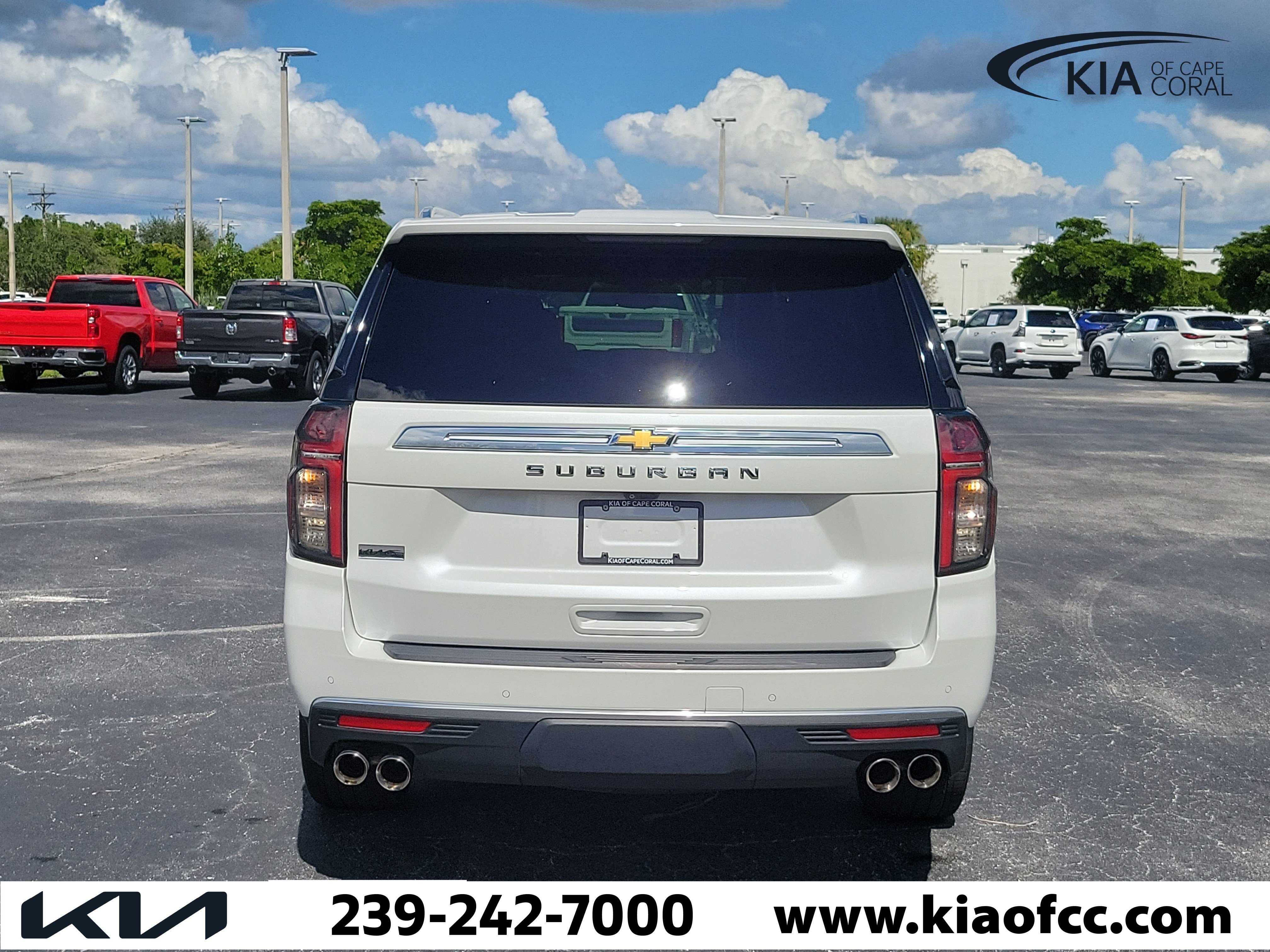 Used 2022 Chevrolet Suburban High Country RWD image 5