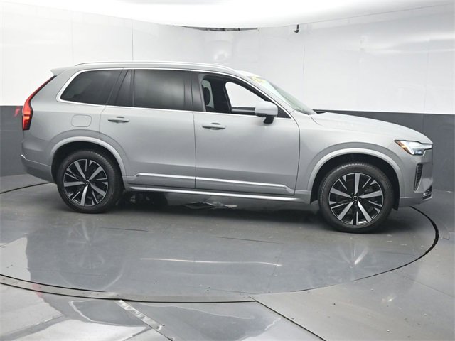 Used 2025 Volvo XC90 B6 Core w/ Protection Package image 8