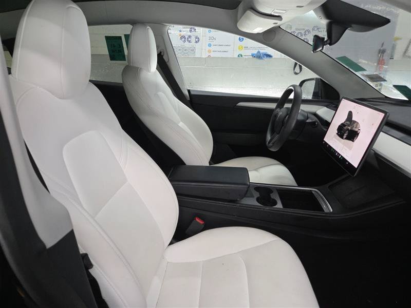Used 2023 Tesla Model Y Long Range AWD/4WD image 3